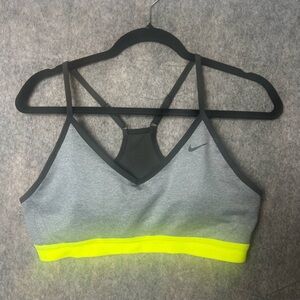 Nike Dri Fit Woman Size XL Athletic color block sports‎ bra